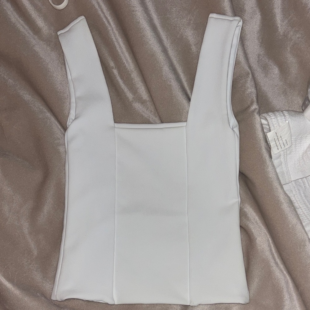 White fox square neck tank